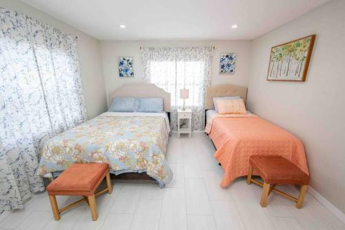 Beautiful House, Walking Distance To Stadium