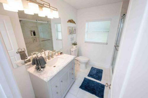 Beautiful House, Walking Distance To Stadium
