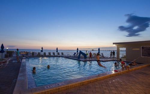 Apartamento Bay View/pool/beach 1 Bedroom Plus Sofa/bed On Tampa Bay