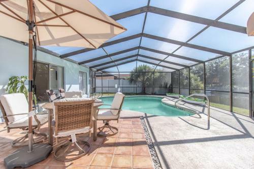 Paradise Pool Waterfront 3 Bedroom Home Ace Location Centrally Located