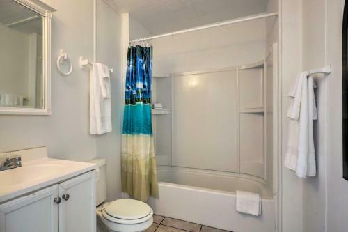 Inviting Home In Surfside Oceanfront Cottages