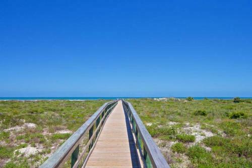 Sea Place 11206