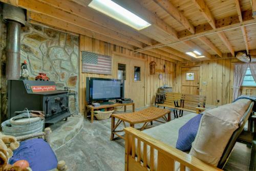 Bearfoot Bend Cabin In Blue Ridge