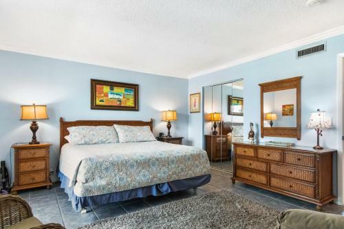 #331c Madeira Beach Yacht Club