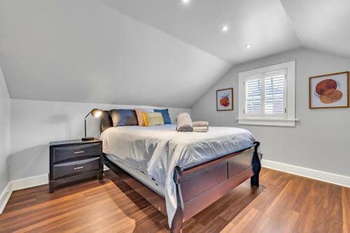 Glamorous 3-br Home For Your Next Getaway