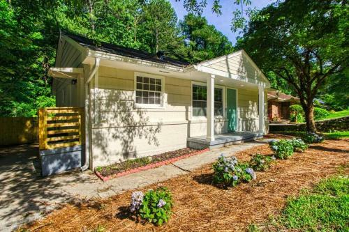 Splendid . Open Concept . Near Downtown Atl