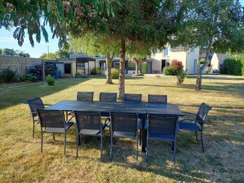 Villa Excallibur, Aux Portes de Broc�liande