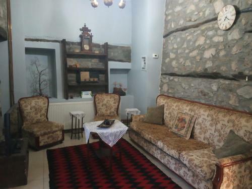 Sklithro's Stonehouse