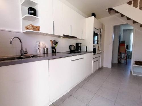 Villa Carnac, 4 Pi�ces, 7 Personnes - Fr-1-477-215