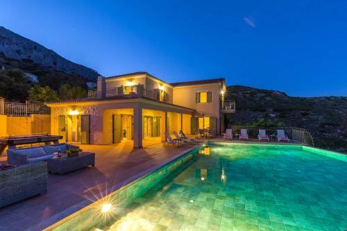 Villa Mirsini By Villa Plus