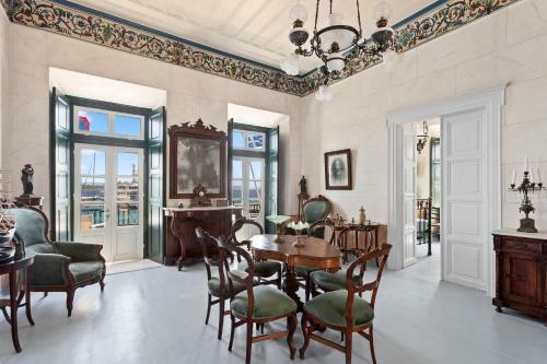 Villa 1800 Mansion