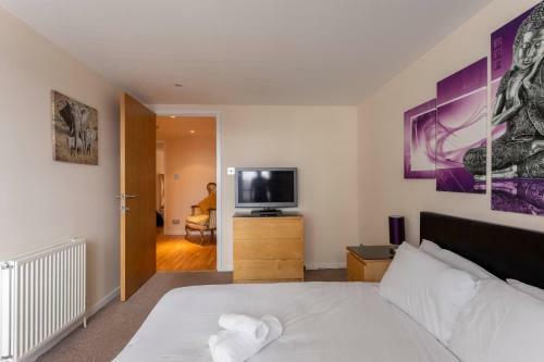 Modern 2-bed Apartment - City Centre - Free Parking