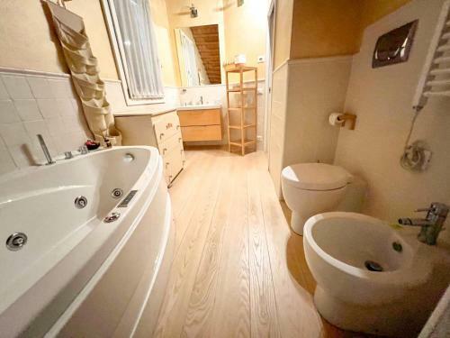 Apartamento Erman House Mansarda Con Idromassaggio