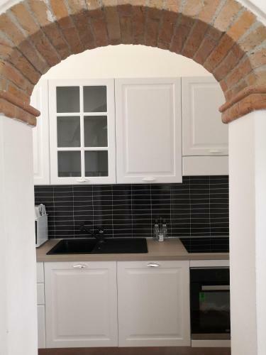 Appartamento Indipendente Con Piscina E Giardino