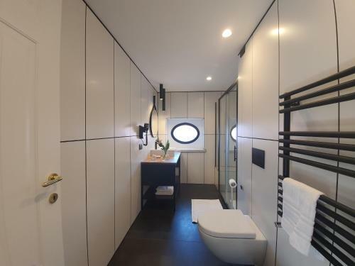 Hostal Belu - Fondi Holiday Rooms