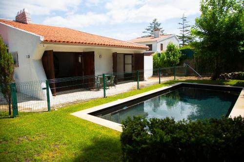 Magical 5 Bedroom House With A Pool