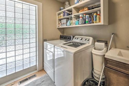 Spacious Ruidoso Home - Walk To Golf Course!
