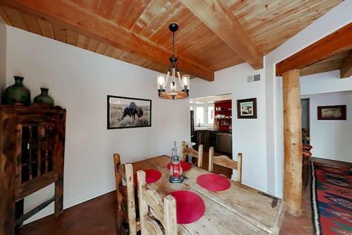 501 Rio Grande Ave F2