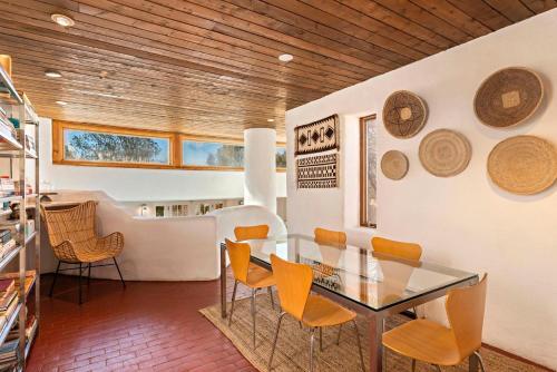 384 Calle Loma Norte