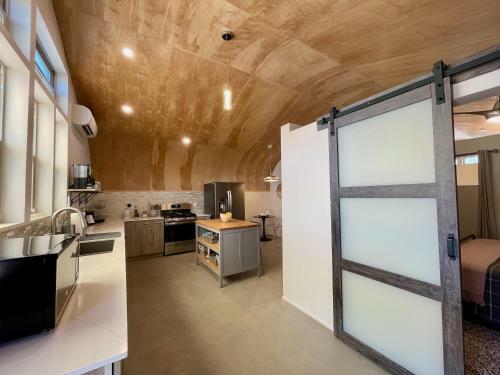 Quiet Dog-friendly Loft Living With Amazing Views