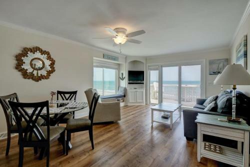 2br Beachfront Condo Pools Hottub Views