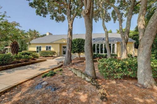 2br Beachfront Condo Pools Hottub Views