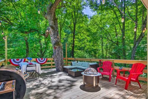 Lake Lure Cottage With Entertainment Backyard!