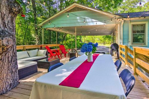Lake Lure Cottage With Entertainment Backyard!