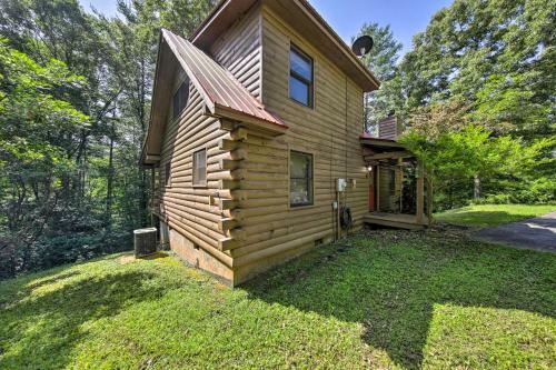 Lush Marble Cabin With Deck, Fire Pit And Grill!
