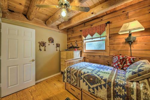 Lush Marble Cabin With Deck, Fire Pit And Grill!