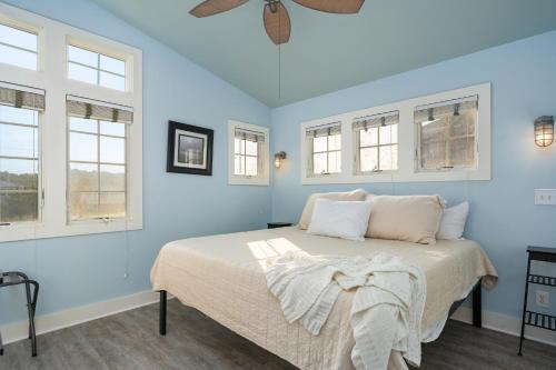 The Gray Sandcastle Nh313