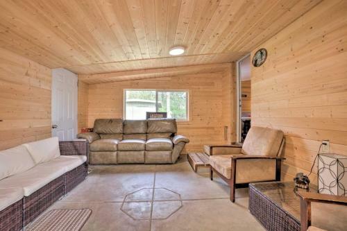 Brookings Home With Sauna, Half Mi To Harris Beach!