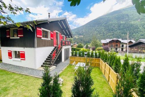 Charming Chalet With Garden In Les Houches