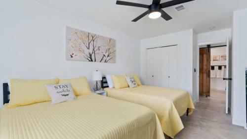 Dove Creek Casa *sleeps 14*