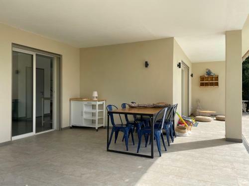 Villa 120 M� Avec Piscine