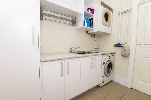 Seymour House Close To Cbd Spacious Family Home