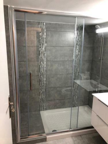 2 Bedroom Apartment Next To Beach