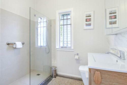 Charming 3 Bedroom House In Coorparoo