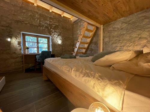 Kostela Stone House
