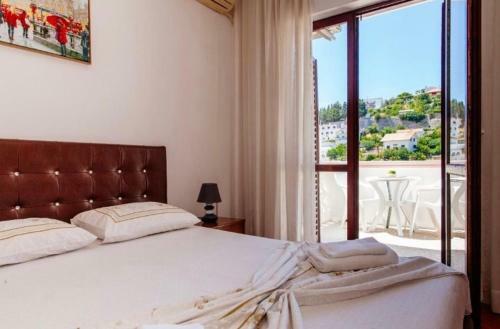 Castello Apartments
