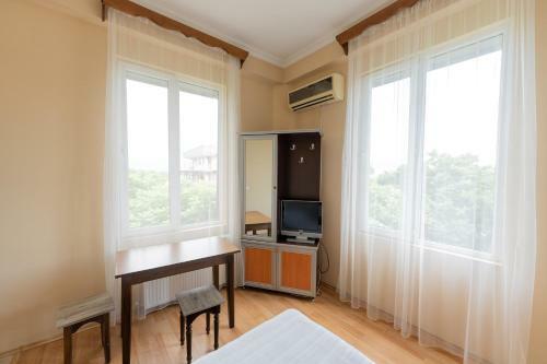 Hostal Park Zone Hotel