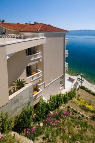 Hostal Apartments And Rooms Beachfront Luxury Condos