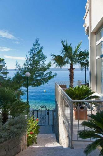 Hostal Apartments And Rooms Beachfront Luxury Condos