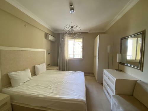 One Bedroom Apartment Inside Gold City