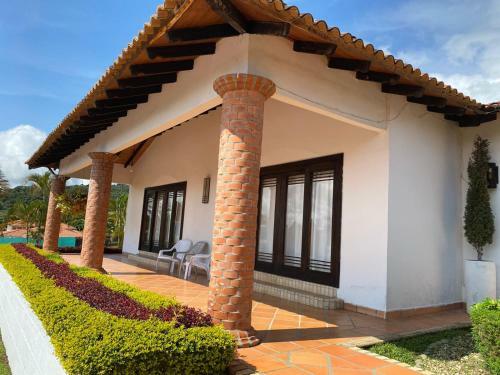 Villla Celeste, 5 Minutes From Lake Calima