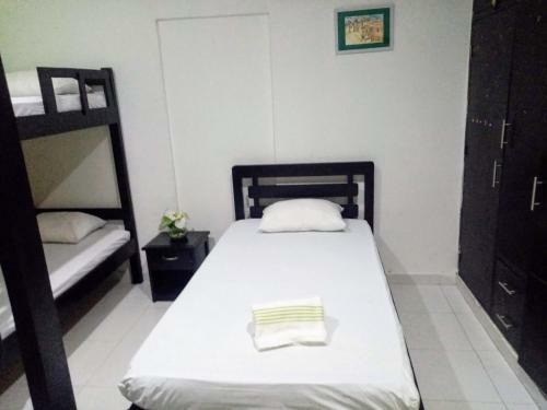 Hostal Habitaci�n Econ�mica Con Ba�o Privado