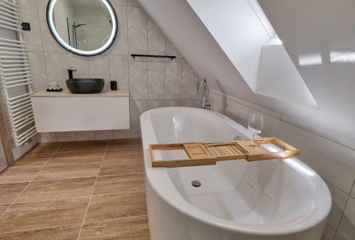 Au?lak Hi?a, Apartments.