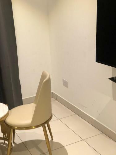 Ebs Legends Edmund One Bedroom Duplex