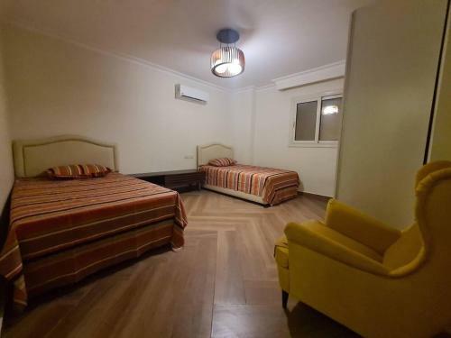 Spacious Executive Luxury Apartment With Balcony