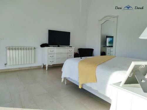 Sunny-daze Villa Near The Beach
